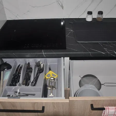 Dana Sventoji 팔랑가